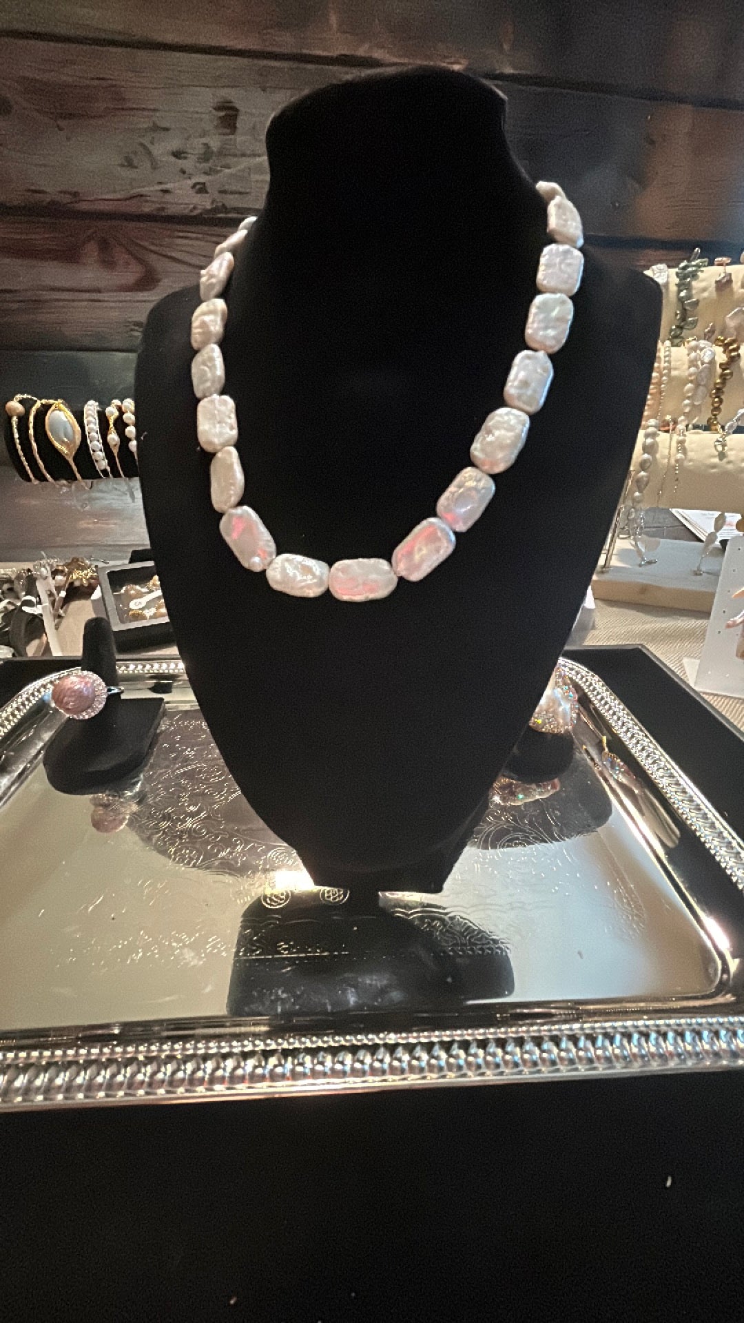 Full rectangular baroque necklace