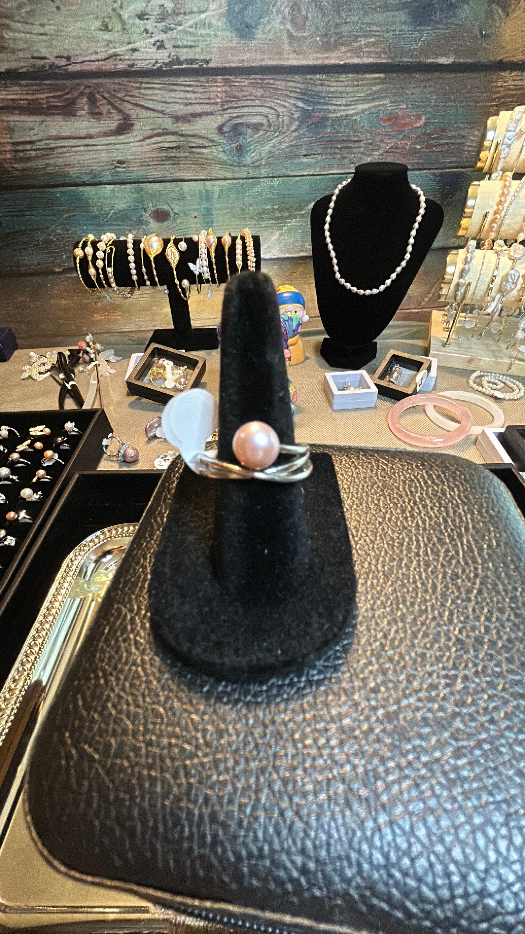 Pink pearl ring adjustable