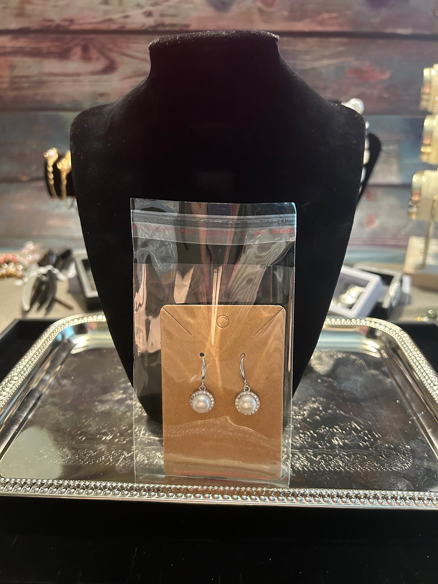 Classic pearl earrings