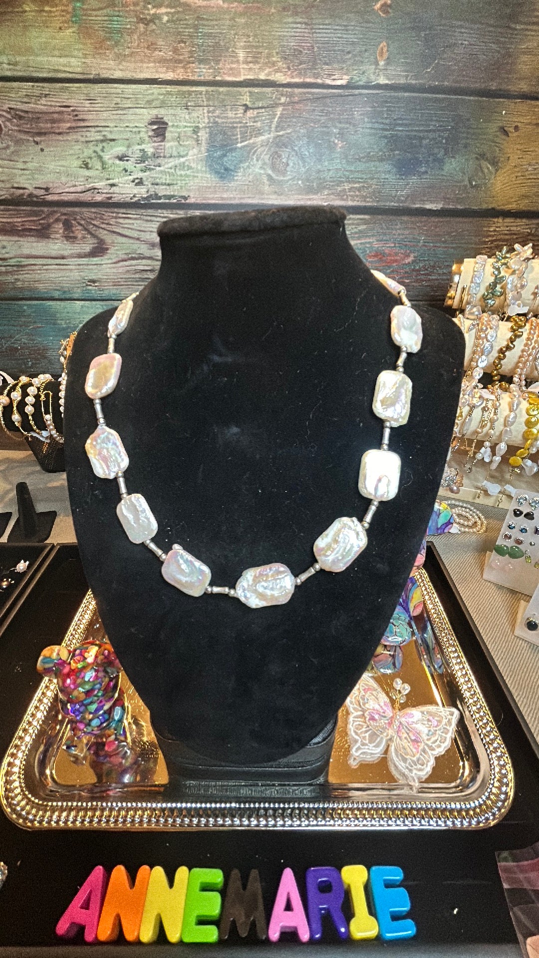 Simple white baroque necklace