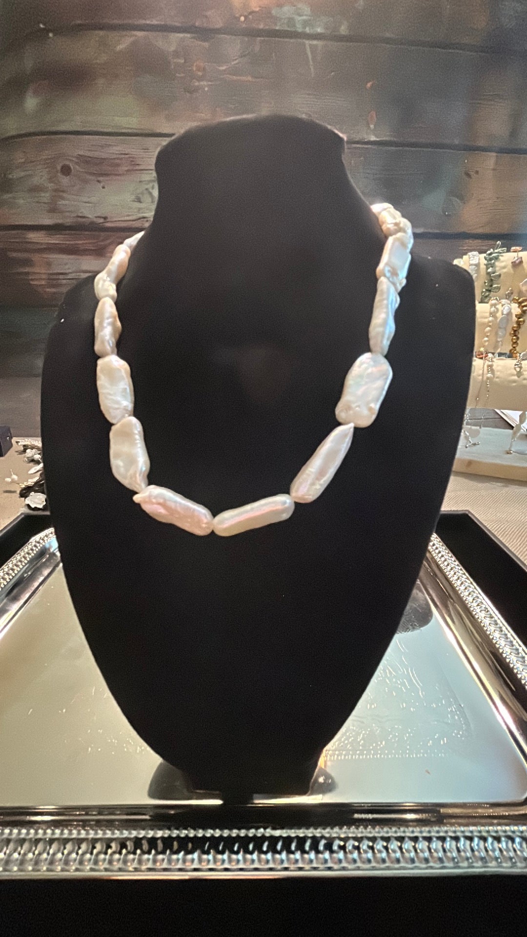 Full rectangular baroque necklace