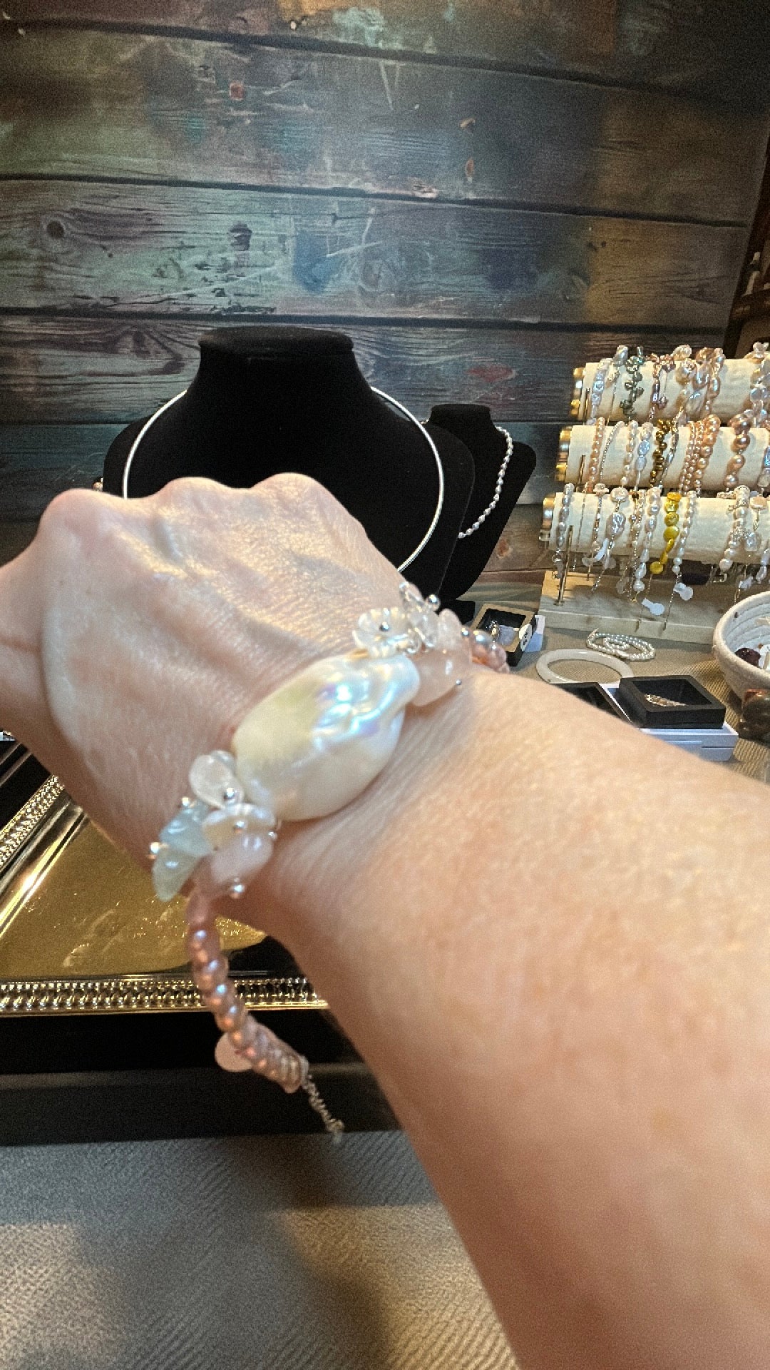 White baroque & pink freshwater pearl bracelet with flower crystals