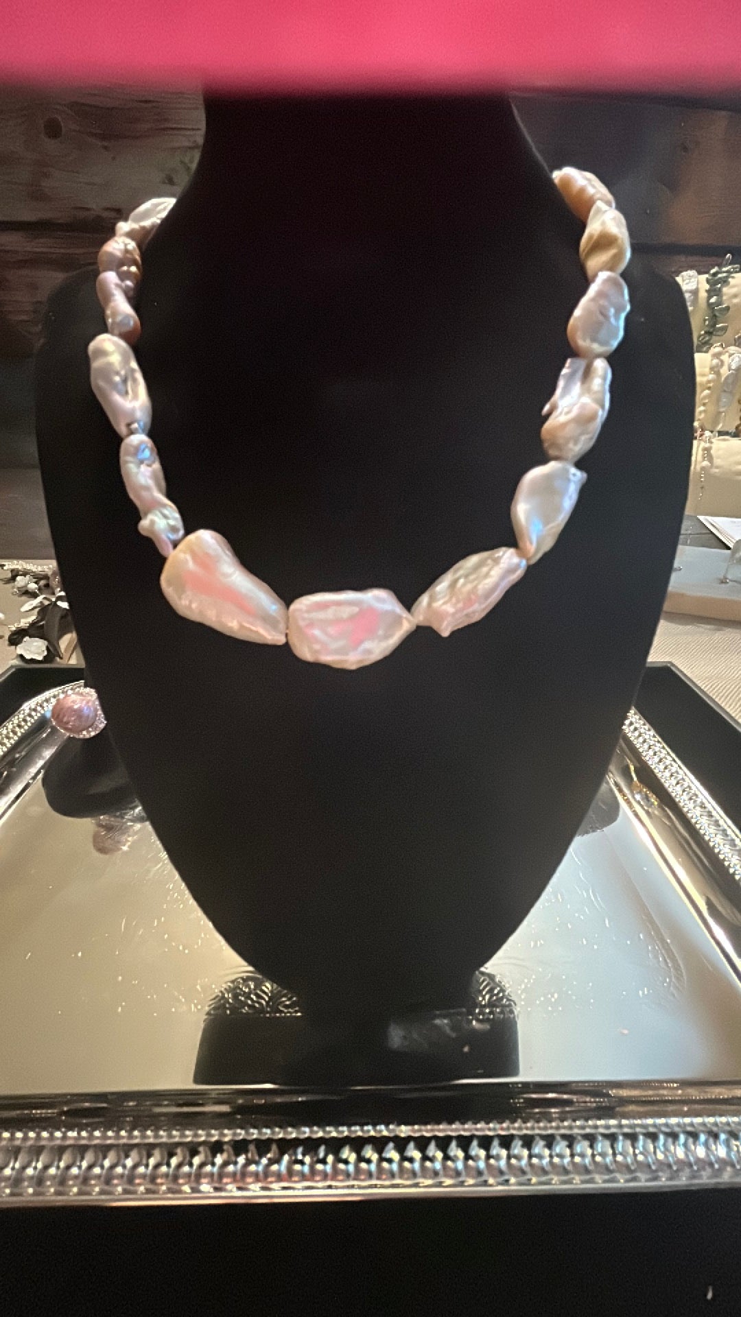 Light lavender full baroque strand necklace