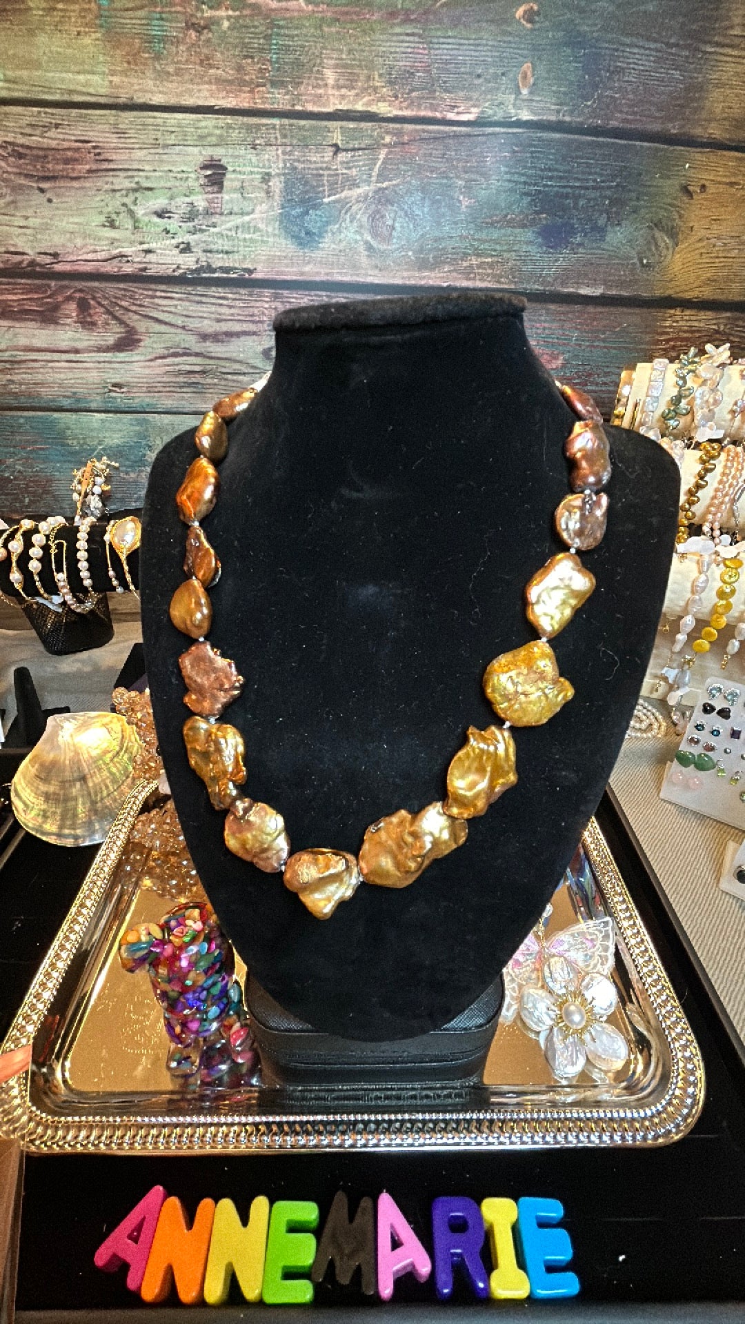 Dark golden full baroque necklace