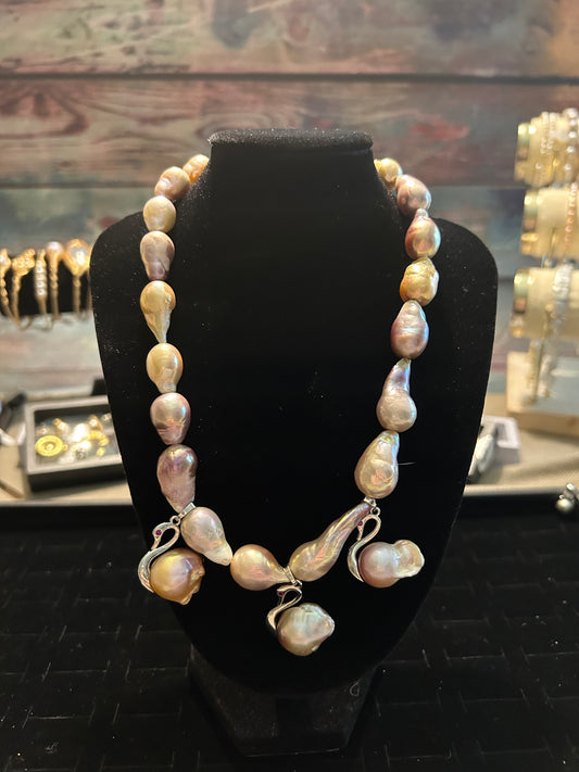 Three Swans full Baroque Necklace