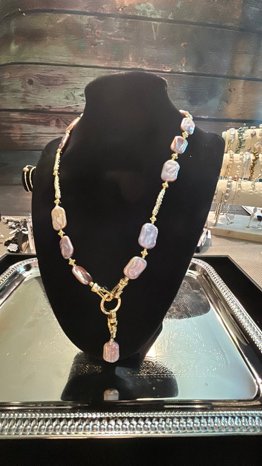 Lariat style baroque pendant necklace