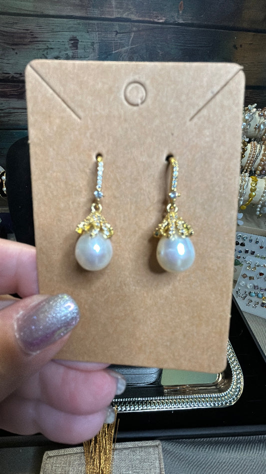 Dangling white pear earrings