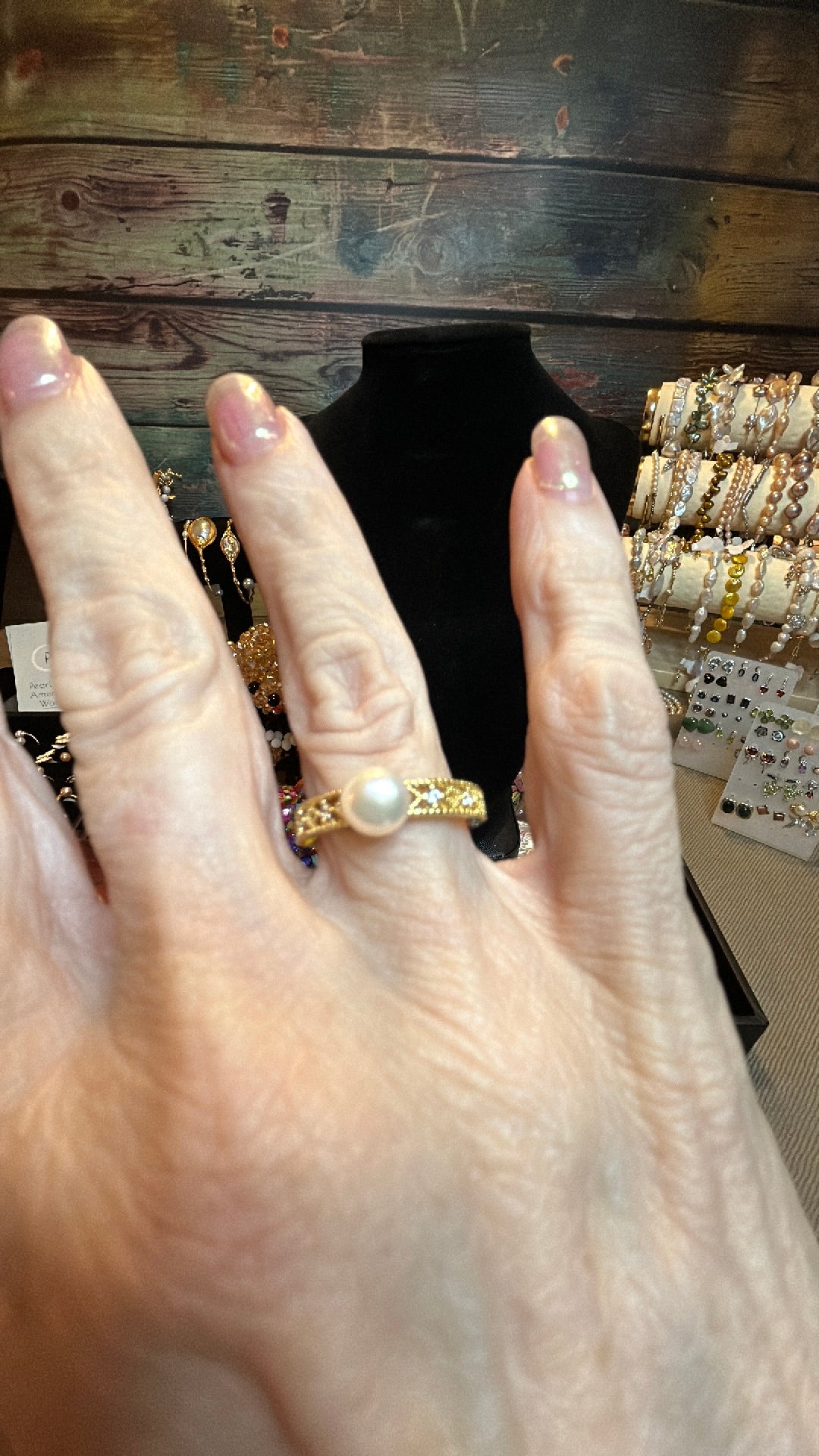 Simple white pearl adjustable ring