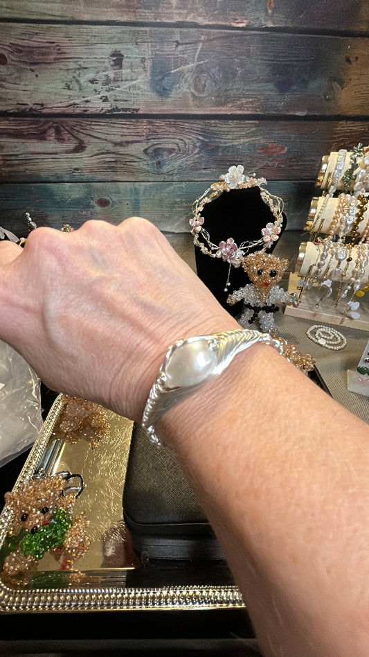 Sterling silver cuff bracelet with Edison pearl