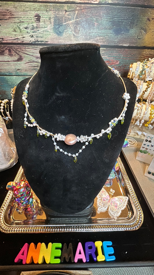 Round pink baroque dangling choker