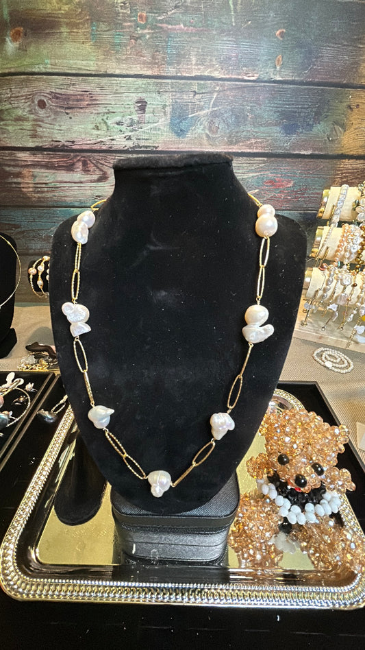 White baroque & large paper clip necklace