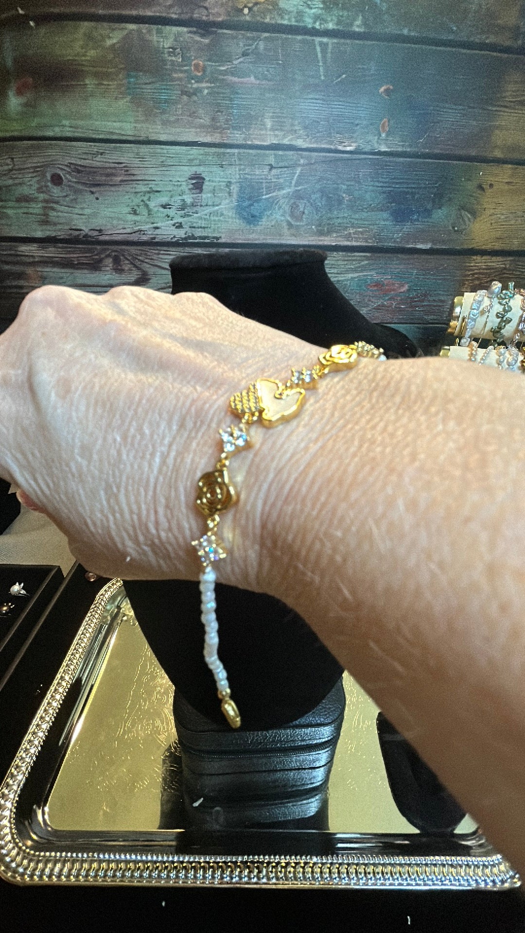 Freshwater pearl & crystal bracelet