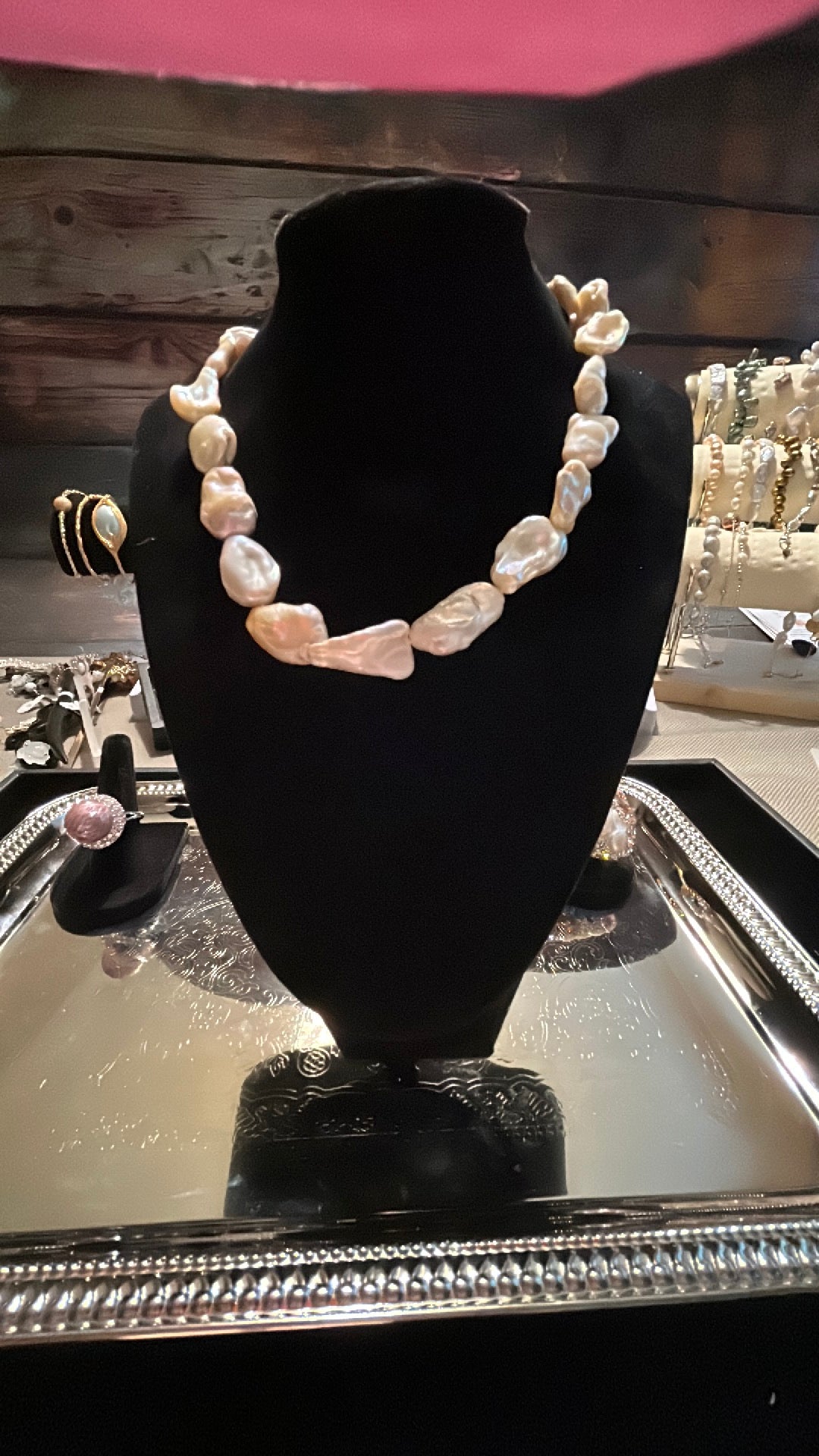 Full golden baroque necklace