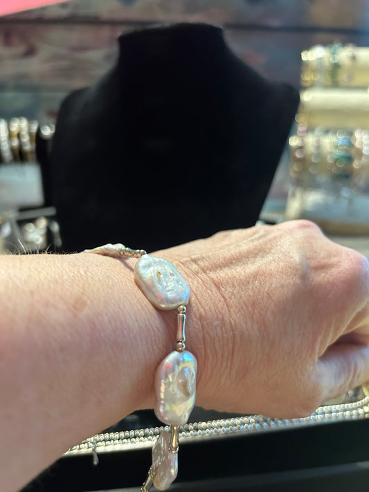 Rectangular white baroque bracelet