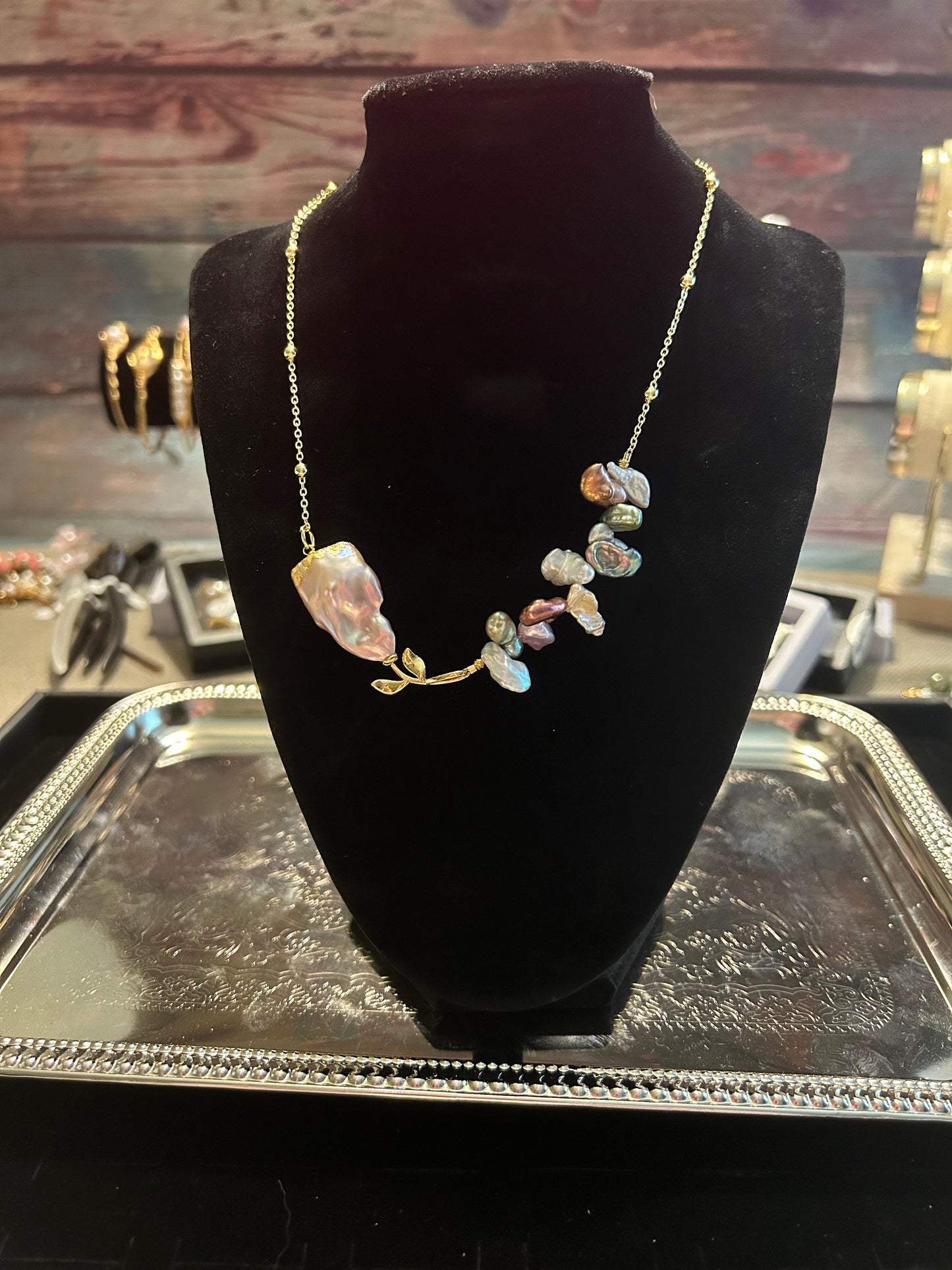 Flower baroque necklace