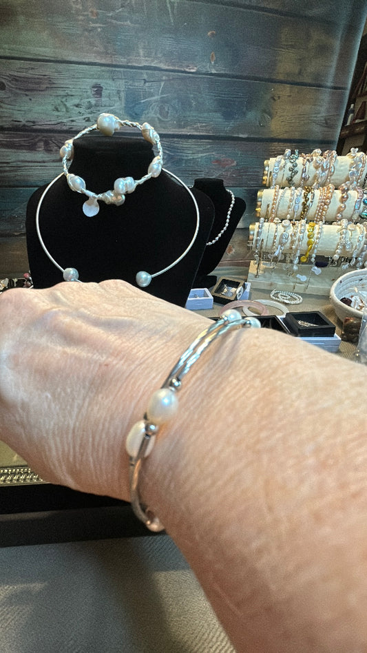Freshwater pearl bangle bracelet
