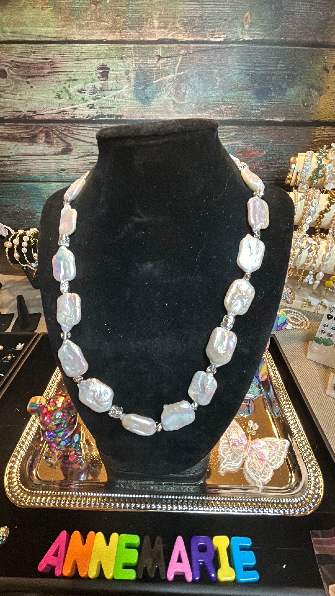 Silver white full baroque necklace