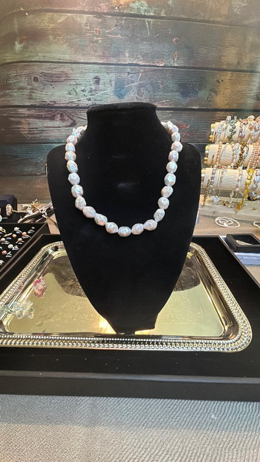 Beautiful marched round baroque necklace