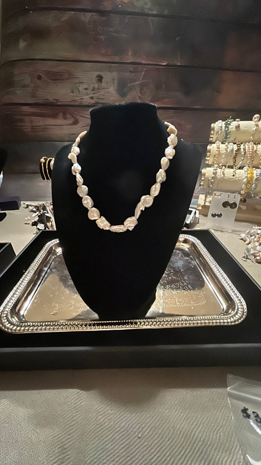 White baby baroque necklace