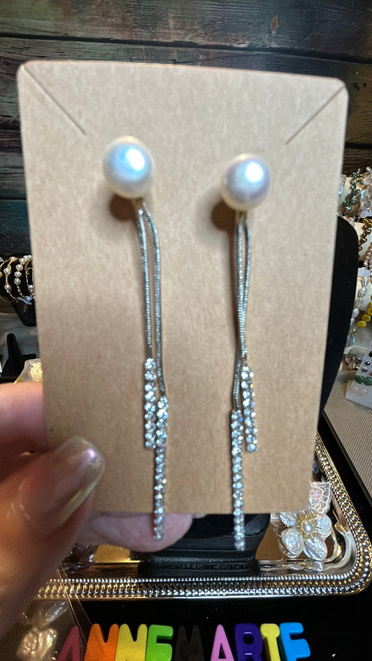 Freshwater pearl dangling earrings