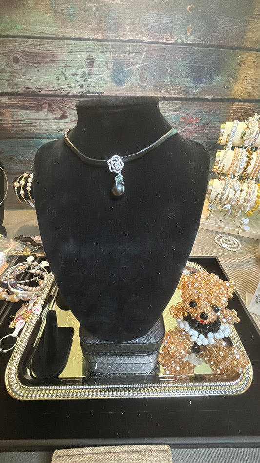 Dark blue baroque choker necklace