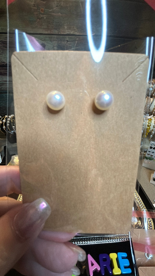 Freshwater pearl button earrings