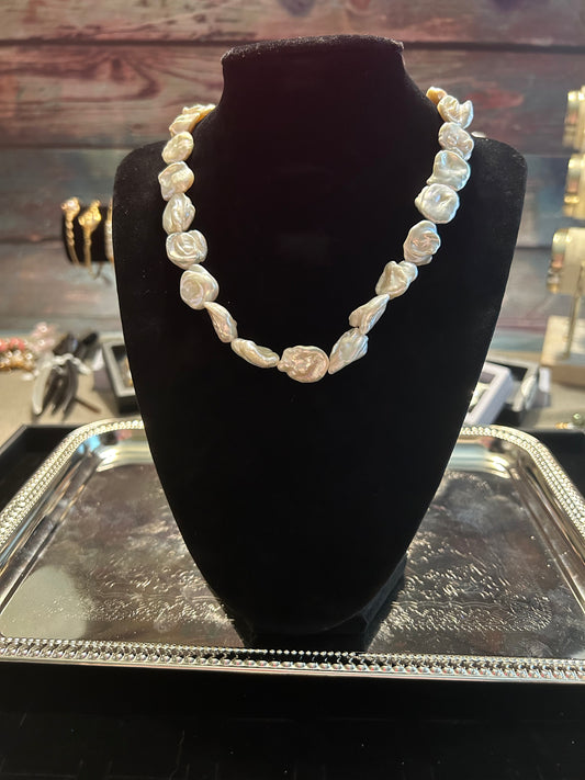 Baby baroque necklace