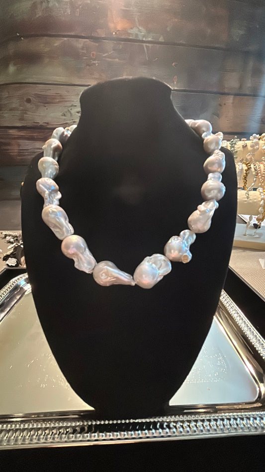 Stunning silver full baroque necklace