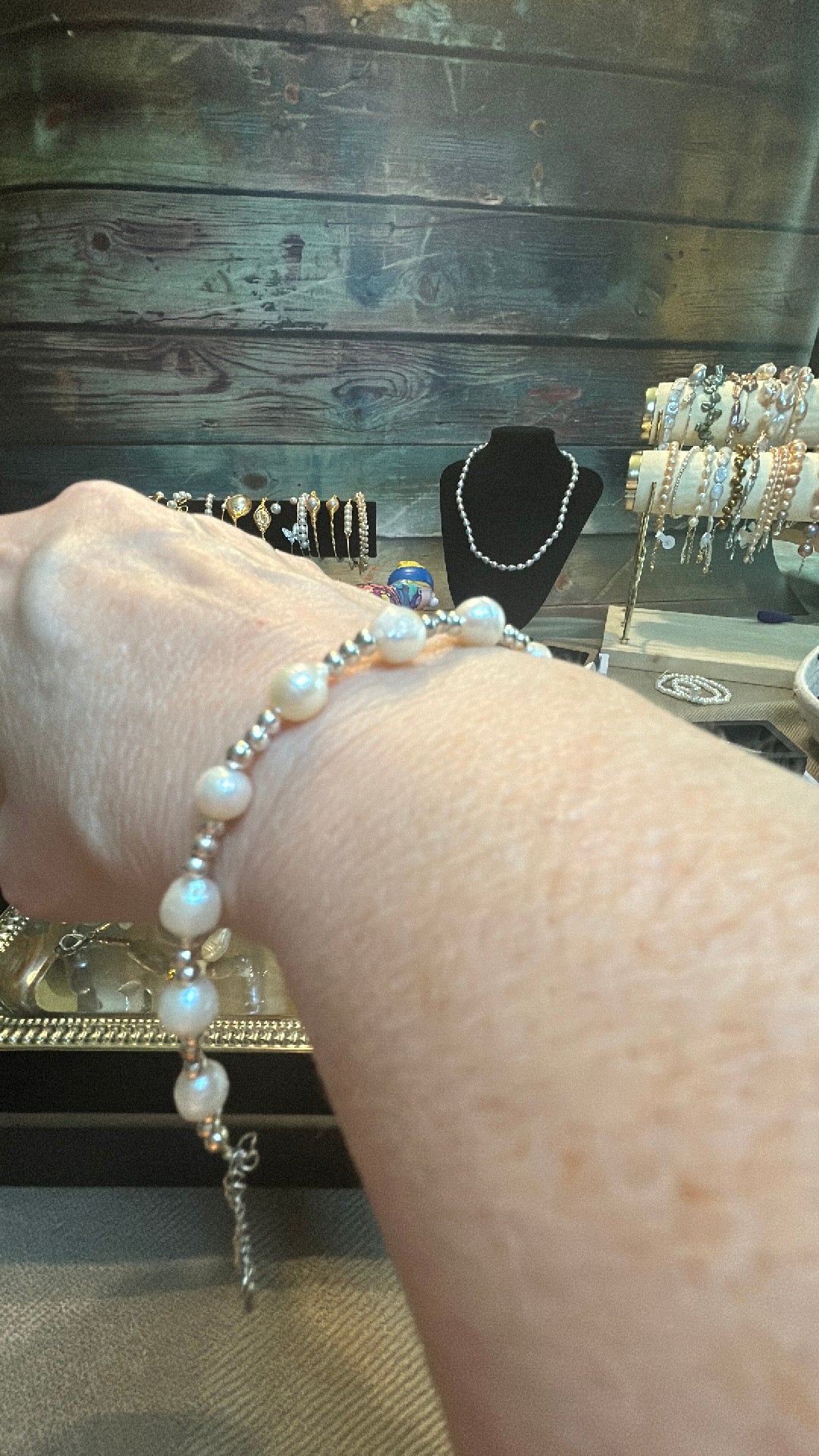 Freshwater pearl bracelet