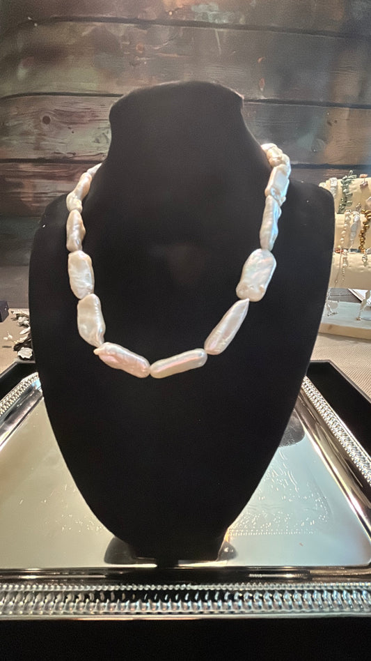 Full rectangular baroque necklace