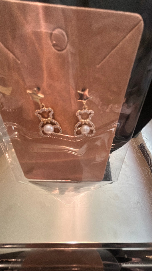 Golden teddy bear earrings with freshwater pearl