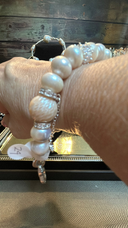 Freshwater pearls with white dragon scale pearl & crystal bracelet