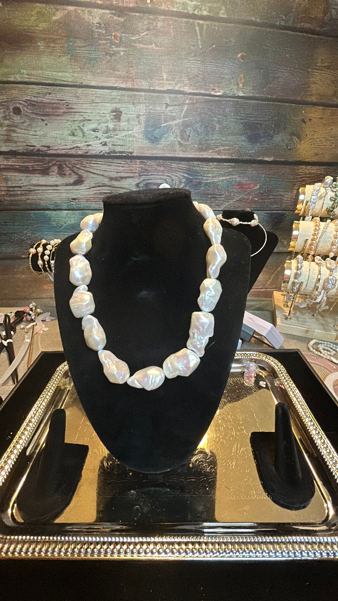 Jumbo white baroque full necklace