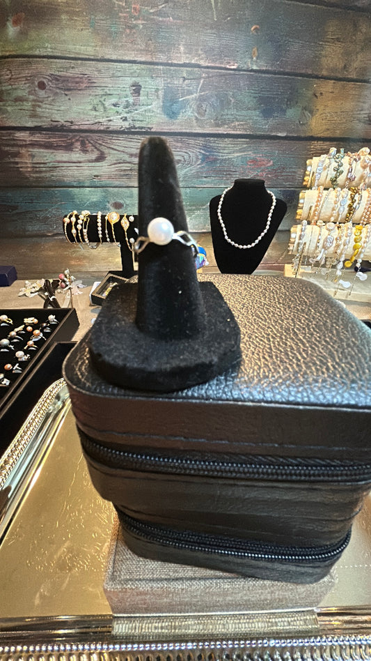 Tiny pearl ring adjustable