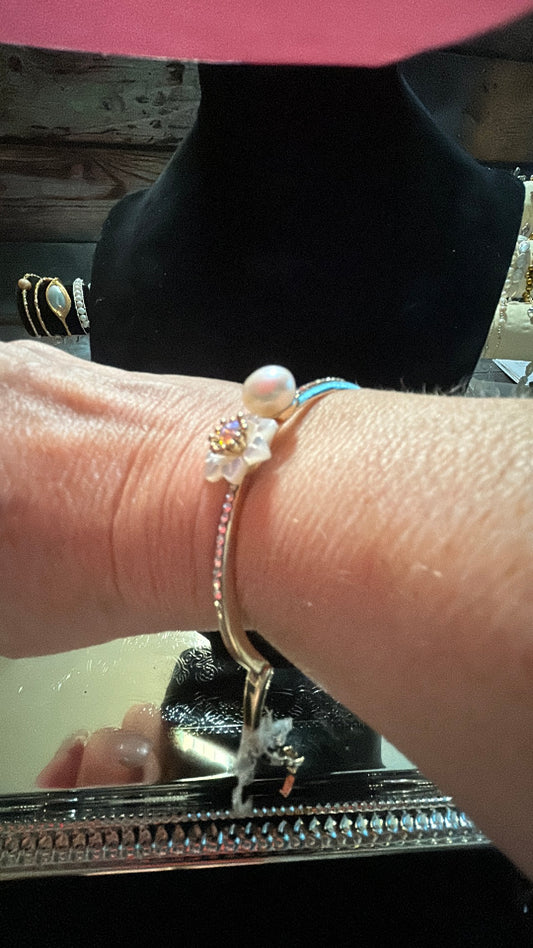 Freshwater pearl bangle bracelet