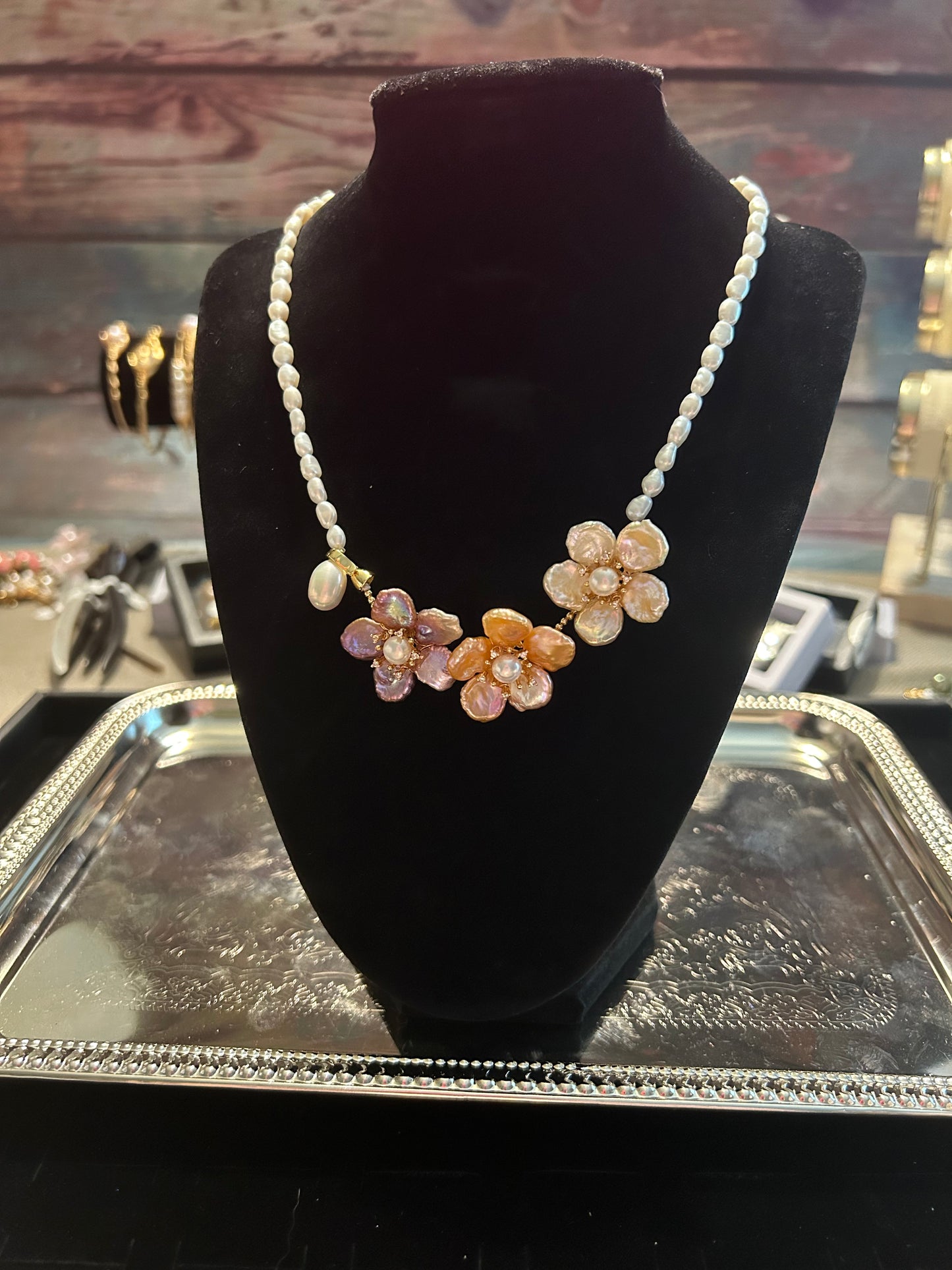 Floral baroque necklace