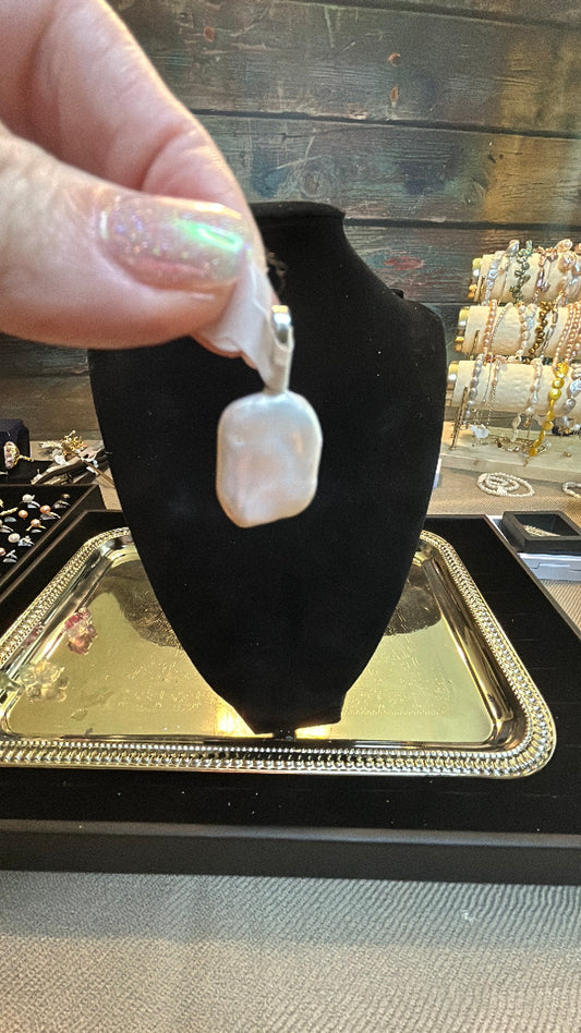 White rectangular baroque pendant