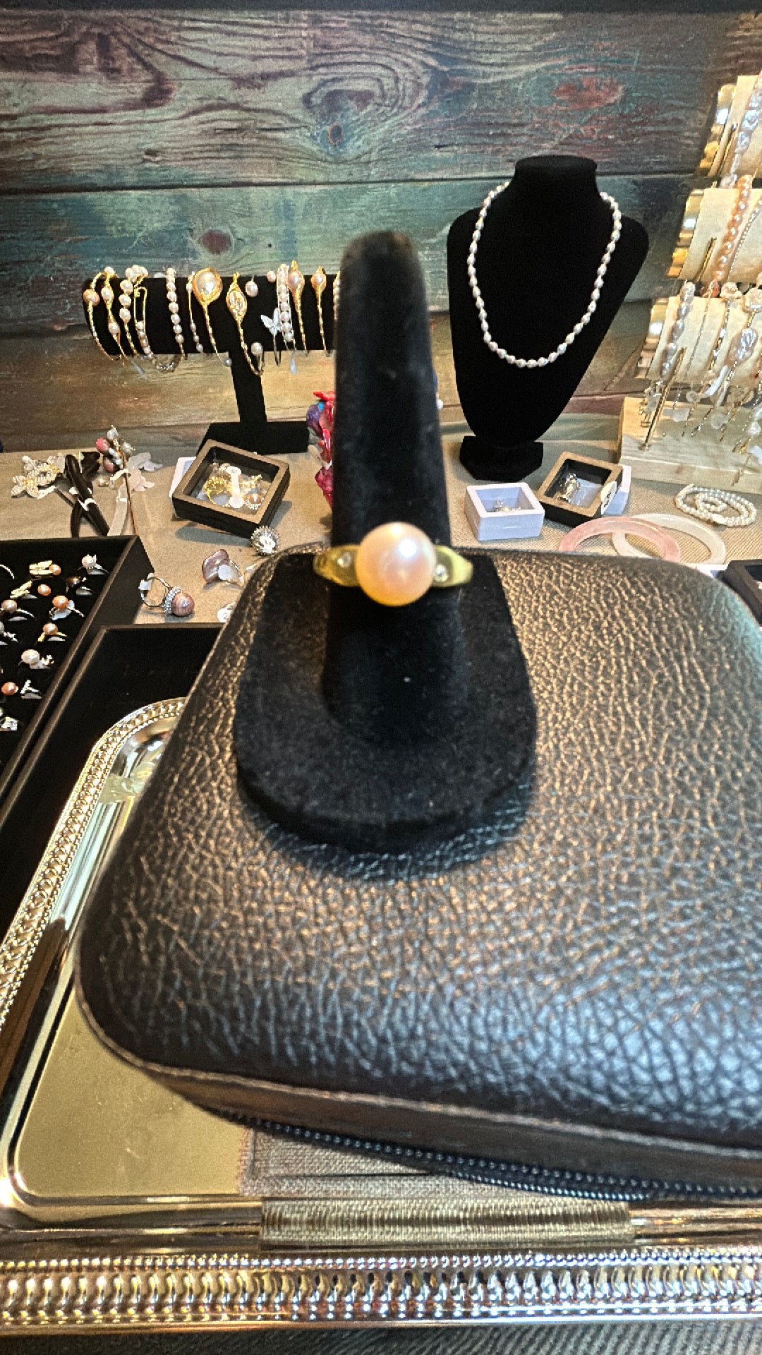 Pink single pearl ring adjustable