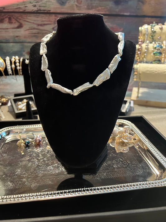 Silver stick baroque necklace