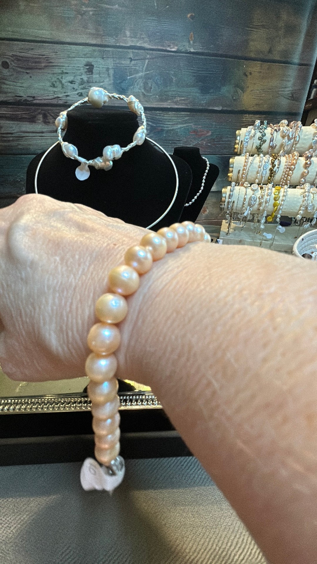 Classic peach freshwater pearl bracelet