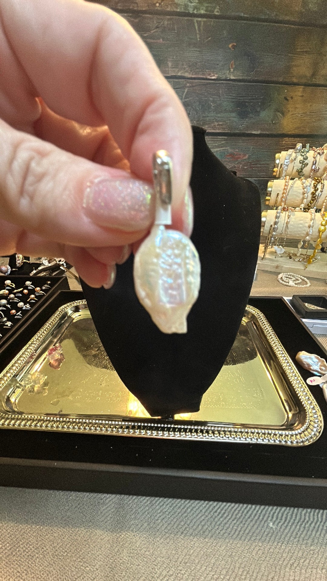 White natural baroque pendant