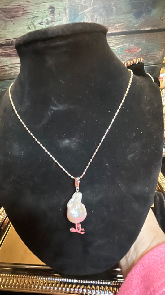 Rose shaped baroque with chain & pendant