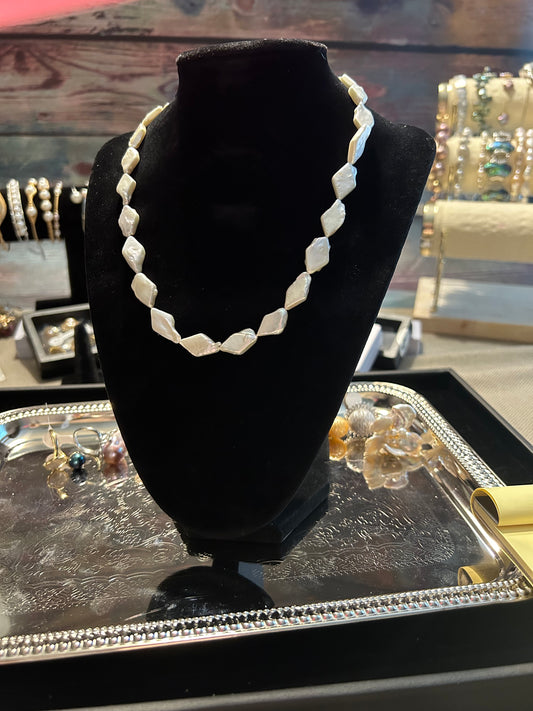 Diamond shaped white baroque necklace