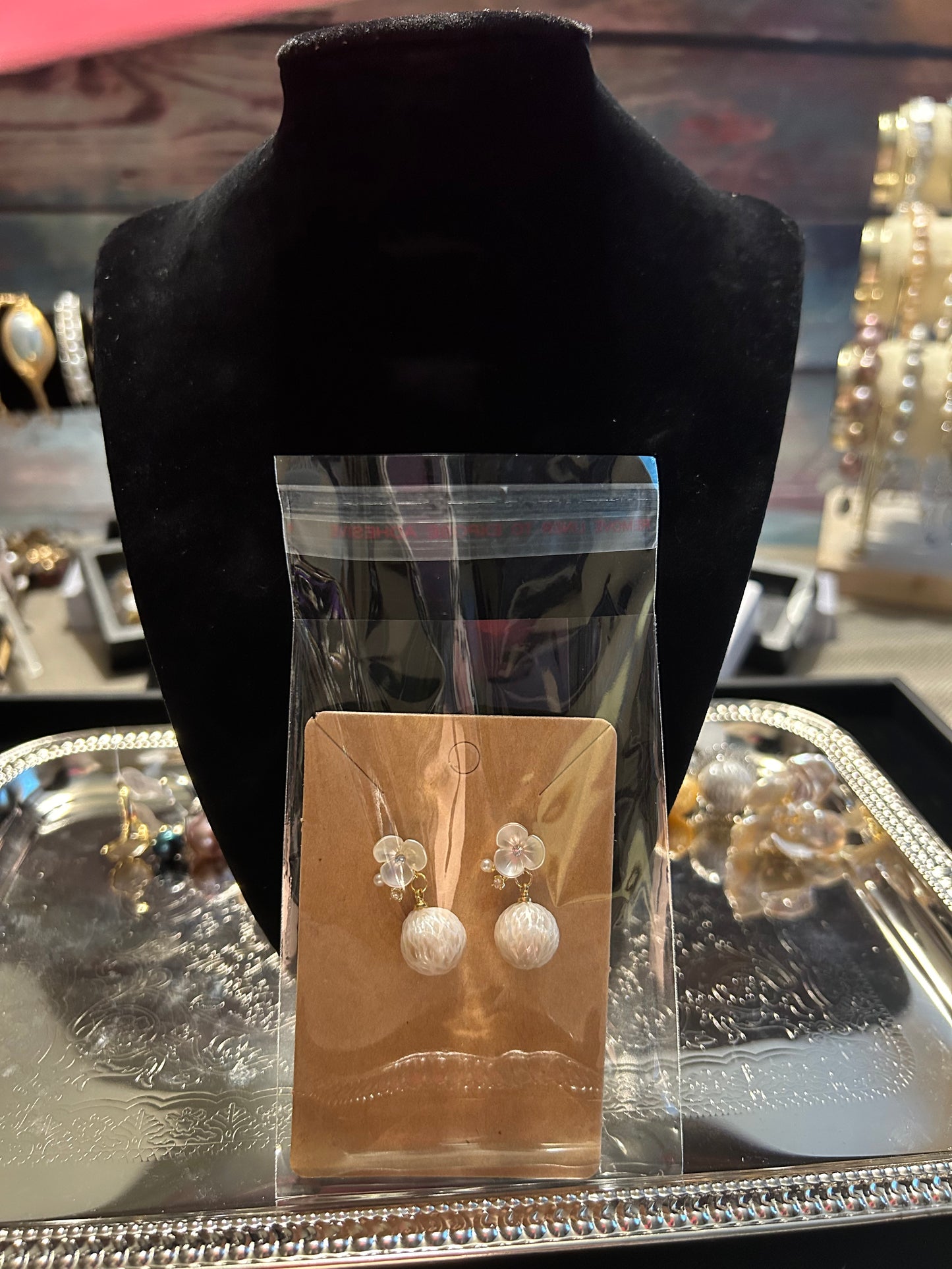 White dragon scale with pearl flower earrings