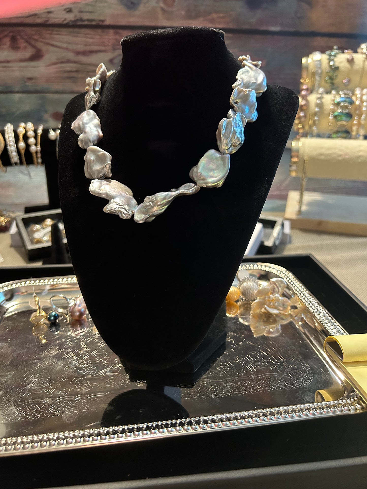 Gorgeous high quality silver baroque necklace