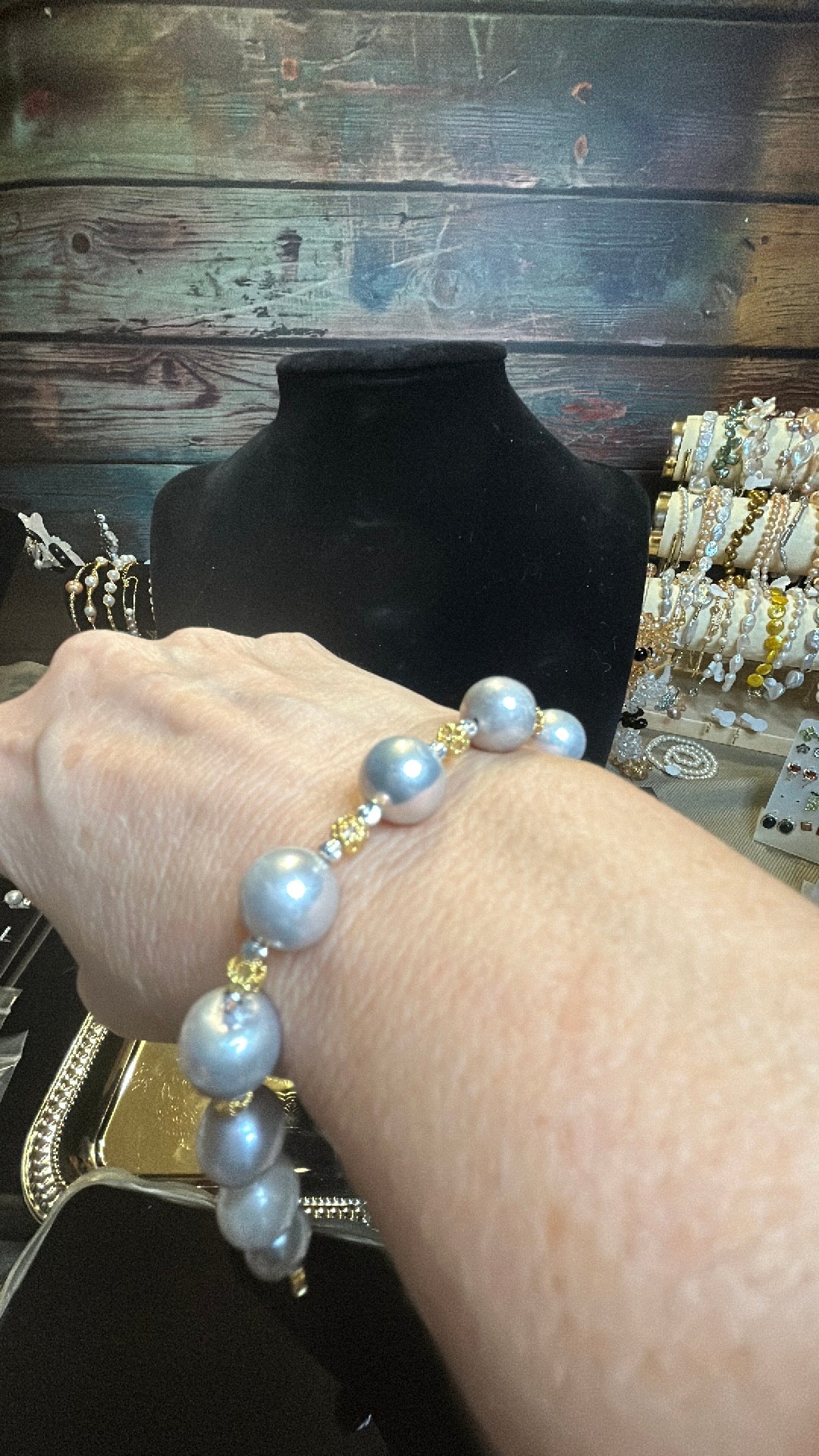 Silver freshwater pearl bracelet
