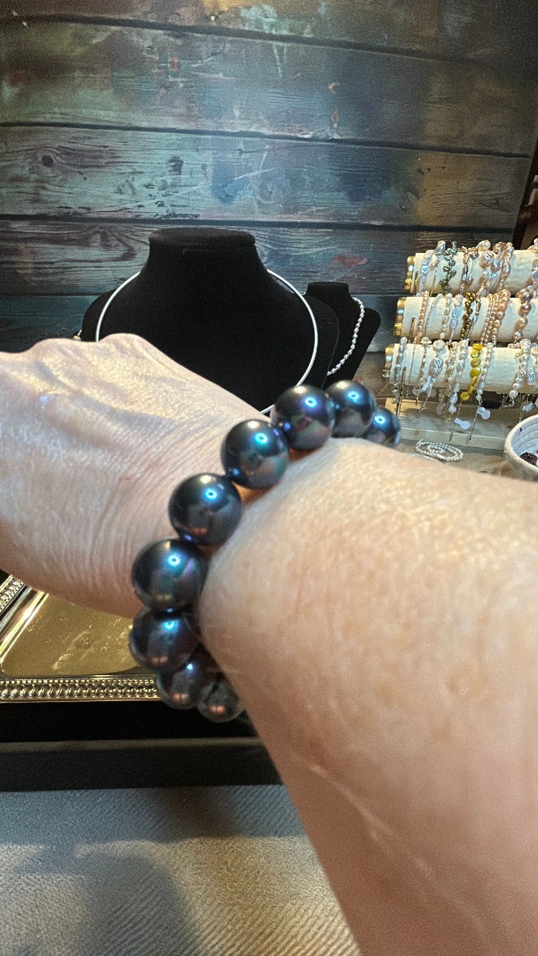 Dark blue Edison stretch bracelet