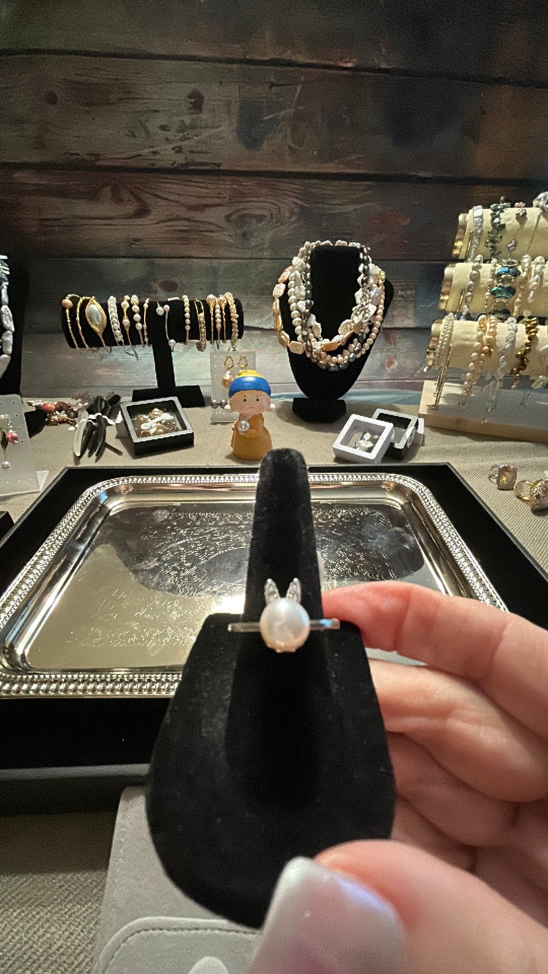 Bunny pearl ring