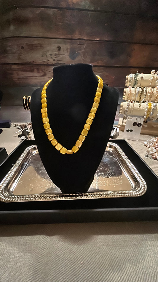 Square golden baroque necklace