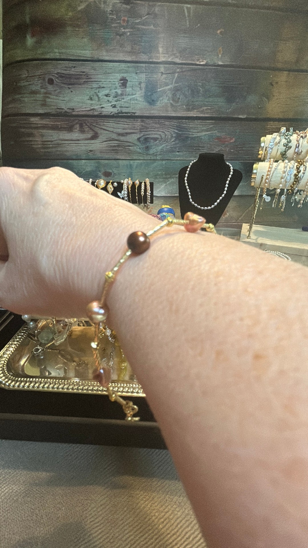 Stunning baby baroque bracelet